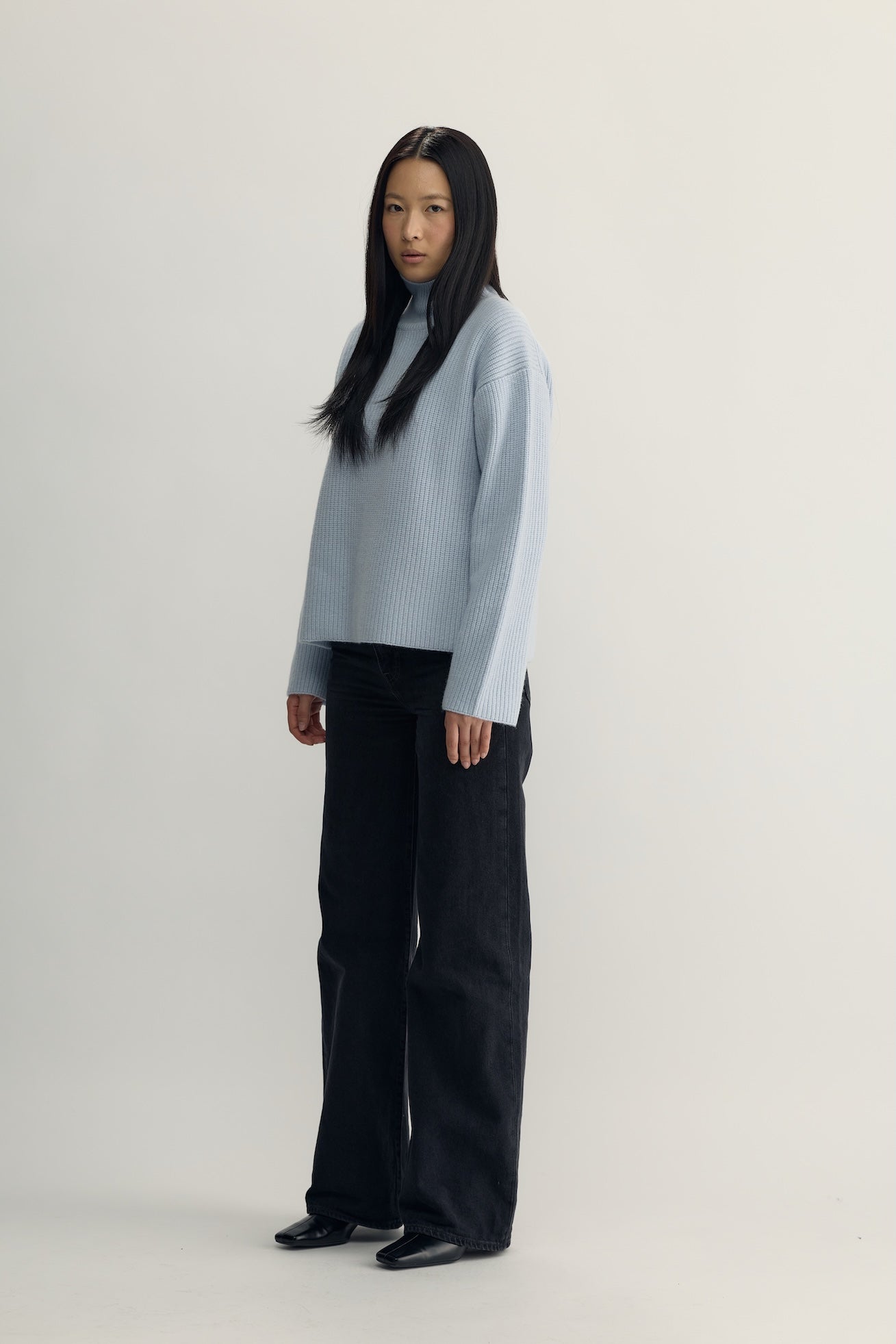 INES KNIT HIGH COLLAR - light ice blue