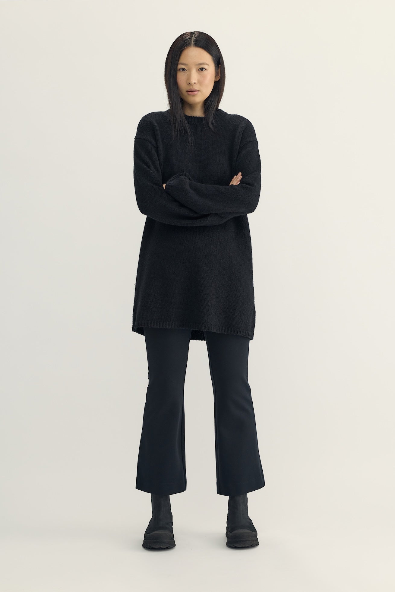 ALETTE KNIT LONG CREWNECK - black
