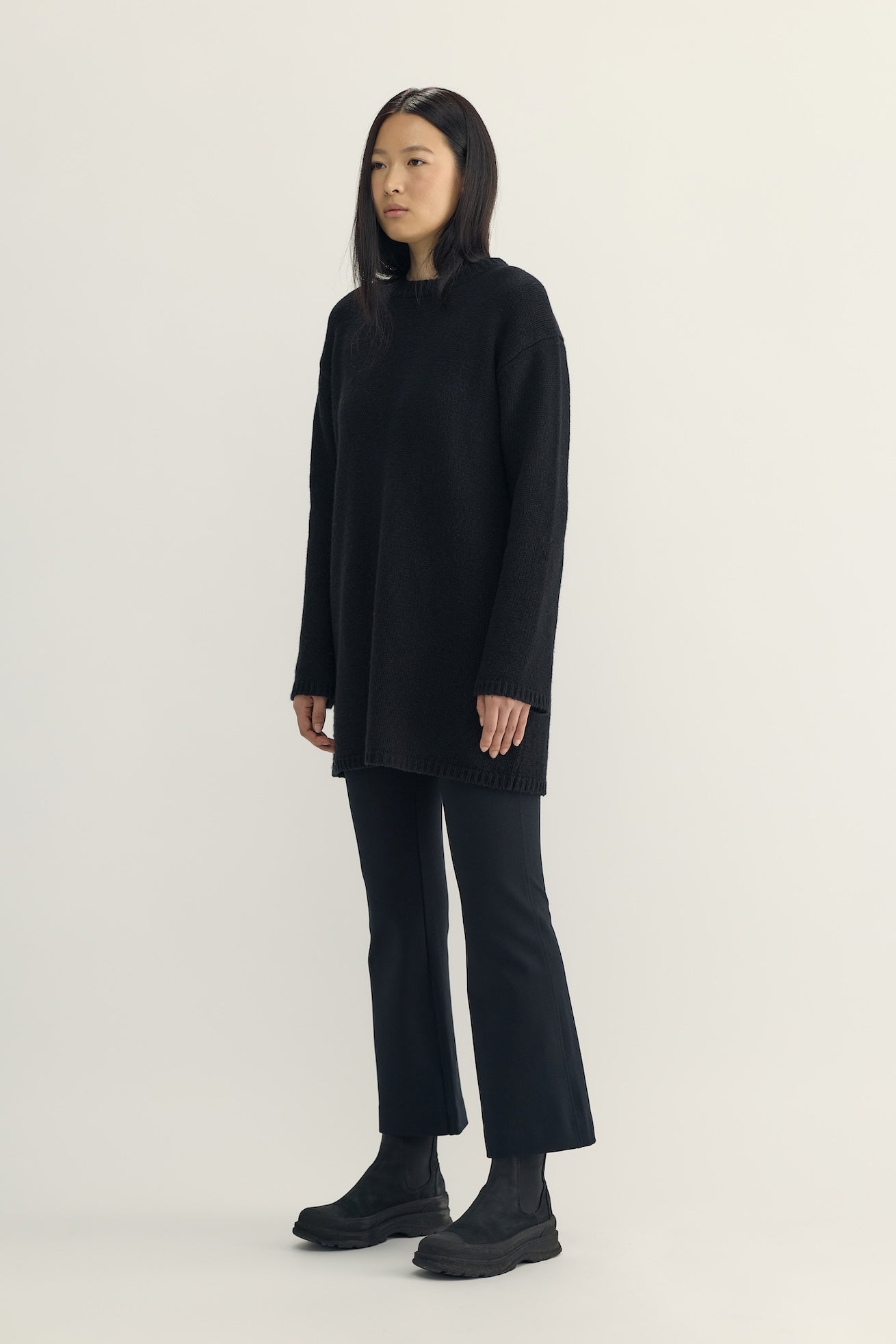 ALETTE KNIT LONG CREWNECK - black