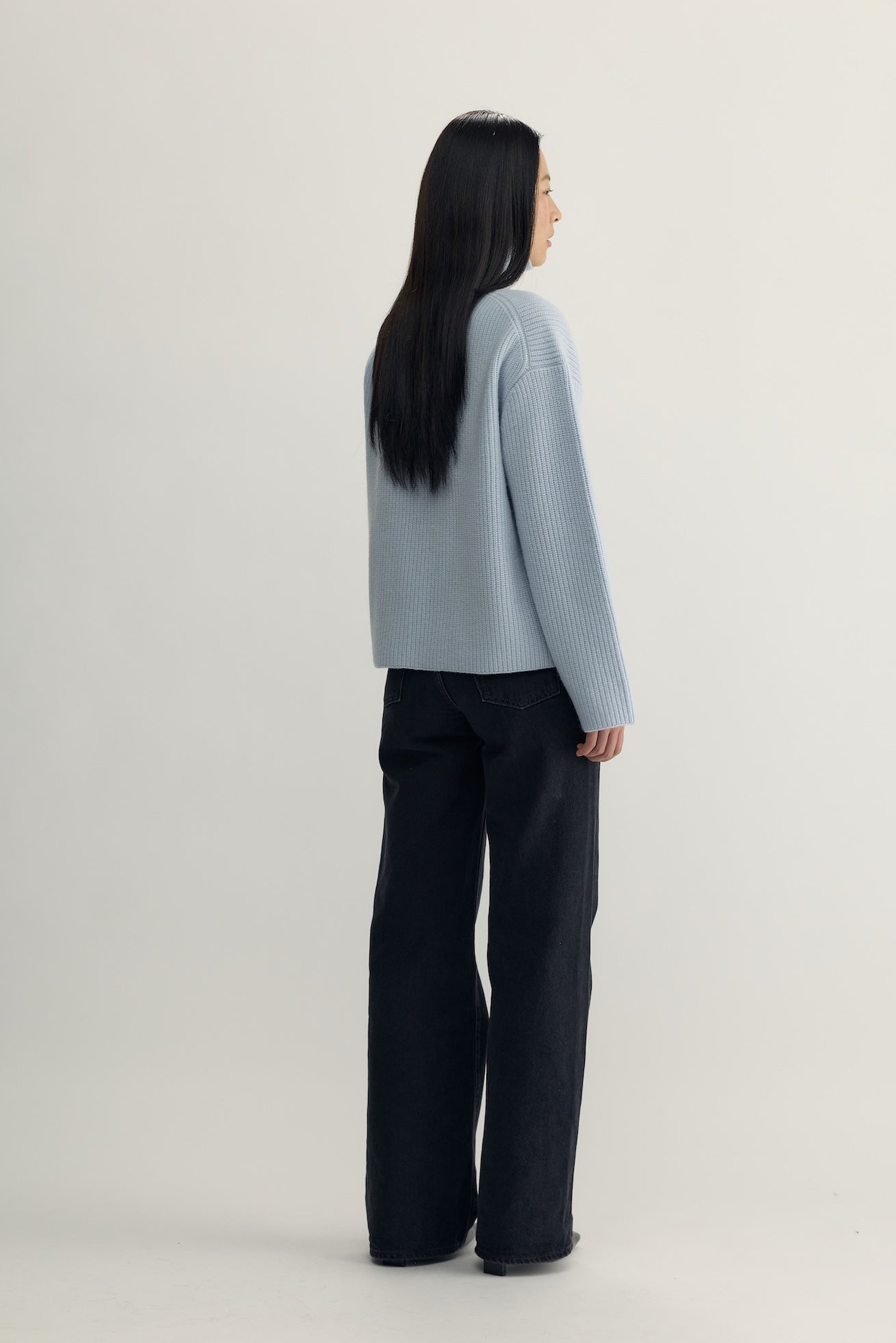 INES KNIT HIGH COLLAR - light ice blue