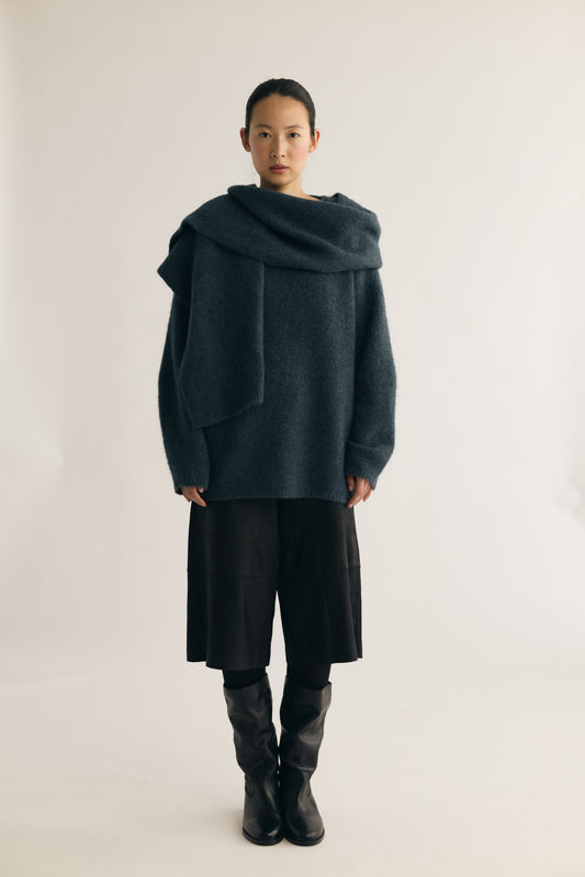 BEATRICE KNITTED SCARF