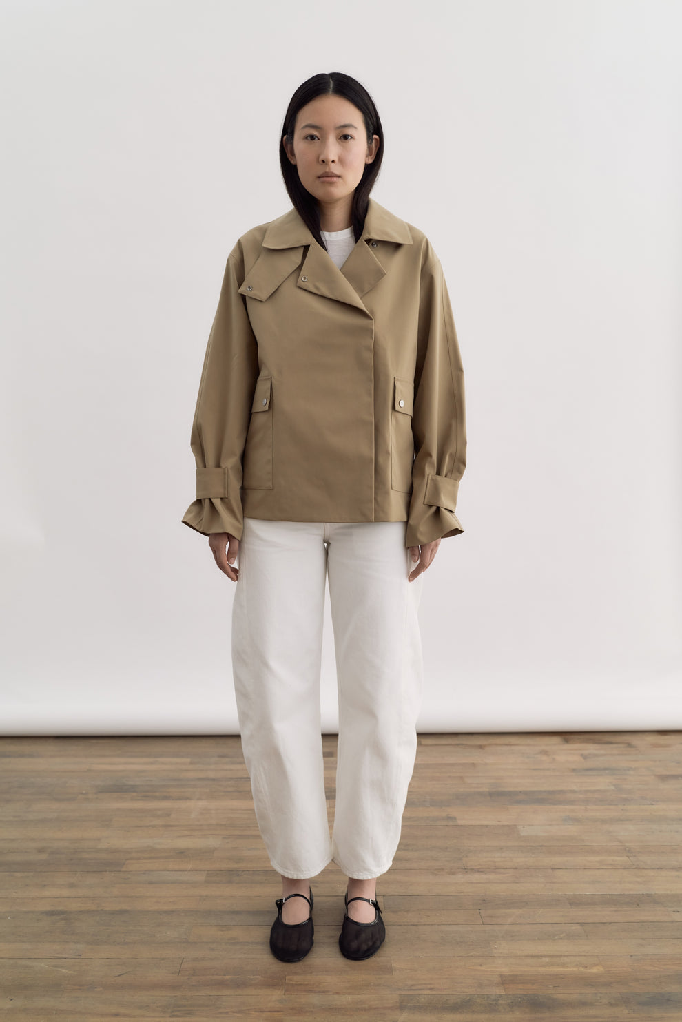Belle Waterproof Trench Jacket — kort vattentät trenchjacka från COUR Studios